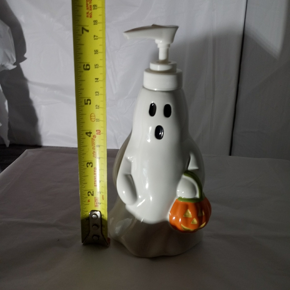 Ghost Soap Dispenser for @Michellef2683 - Picture 5 of 6